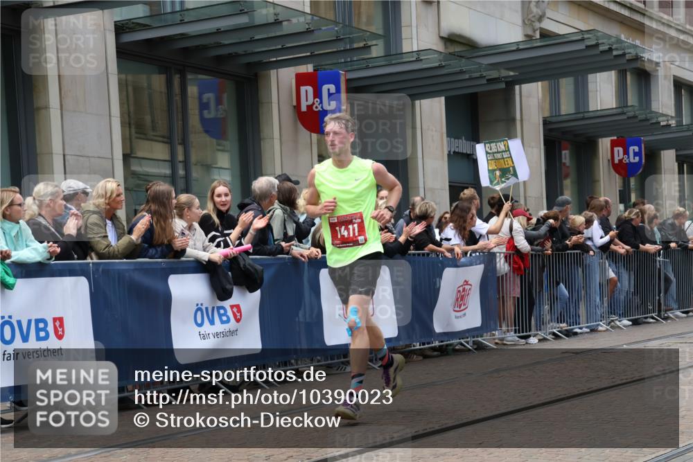 13.09.2026 - 21. swb-Marathon Bremen Strokosch-Dieckow http://msf.ph/oto/10390023 13.09.2026 13:01:30 Ziel 1614, 4696, 4739, 5369, 5601, 7950, 9137, 9233, 13168, 1411, 3019, 4118, 4328, 5996, 13063 meine-sportfotos.de