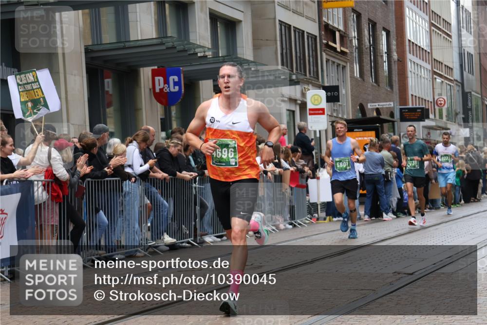 13.09.2026 - 21. swb-Marathon Bremen Strokosch-Dieckow http://msf.ph/oto/10390045 13.09.2026 13:01:35 Ziel 1614, 4696, 4739, 5601, 7950, 9137, 9233, 1411, 4118, 4328, 5369, 5996, 13063, 13168 meine-sportfotos.de