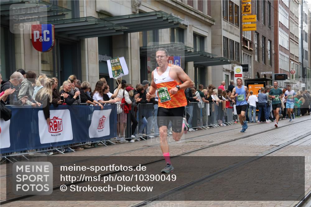 13.09.2026 - 21. swb-Marathon Bremen Strokosch-Dieckow http://msf.ph/oto/10390049 13.09.2026 13:01:36 Ziel 1614, 1667, 4696, 4739, 5601, 7950, 9137, 9233, 1411, 4118, 4328, 5369, 5996, 7950, 13063, 13168 meine-sportfotos.de