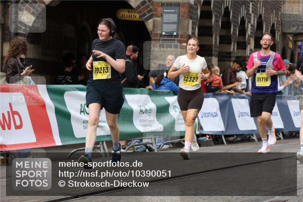 13.09.2026 - 21. swb-Marathon Bremen Strokosch-Dieckow http://msf.ph/oto/10390051 13.09.2026 11:12:31 Ziel 10414, 10490, 11052, 11585, 11633, 12012, 10354, 10743, 10874, 10875, 11090, 11657, 12234, 12497 meine-sportfotos.de