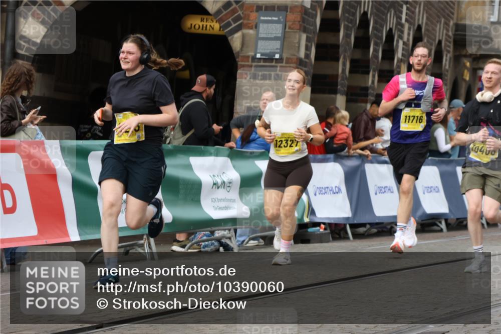 13.09.2026 - 21. swb-Marathon Bremen Strokosch-Dieckow http://msf.ph/oto/10390060 13.09.2026 11:12:31 Ziel 10414, 10490, 11052, 11585, 11633, 12012, 10354, 10743, 10874, 10875, 11090, 11657, 12234, 12497 meine-sportfotos.de