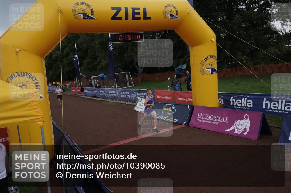 13.09.2026 - Airport Race Dennis Weichert http://msf.ph/oto/10390085 13.09.2026 10:18:44 Ziel 5409, 5411 meine-sportfotos.de