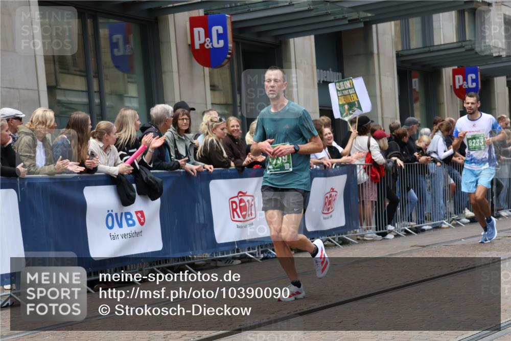 13.09.2026 - 21. swb-Marathon Bremen Strokosch-Dieckow http://msf.ph/oto/10390090 13.09.2026 13:01:40 Ziel 1614, 1667, 4696, 4739, 5601, 9233, 4118, 5369, 5996, 7950, 9137, 13063, 13168 meine-sportfotos.de