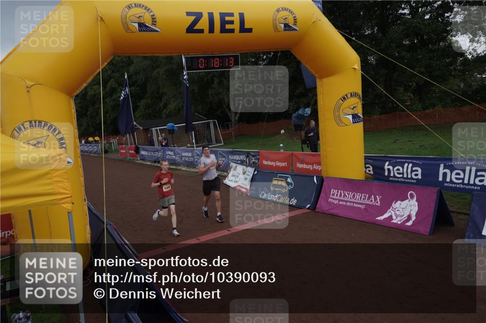 13.09.2026 - Airport Race Dennis Weichert http://msf.ph/oto/10390093 13.09.2026 10:18:47 Ziel 5409, 5411 meine-sportfotos.de