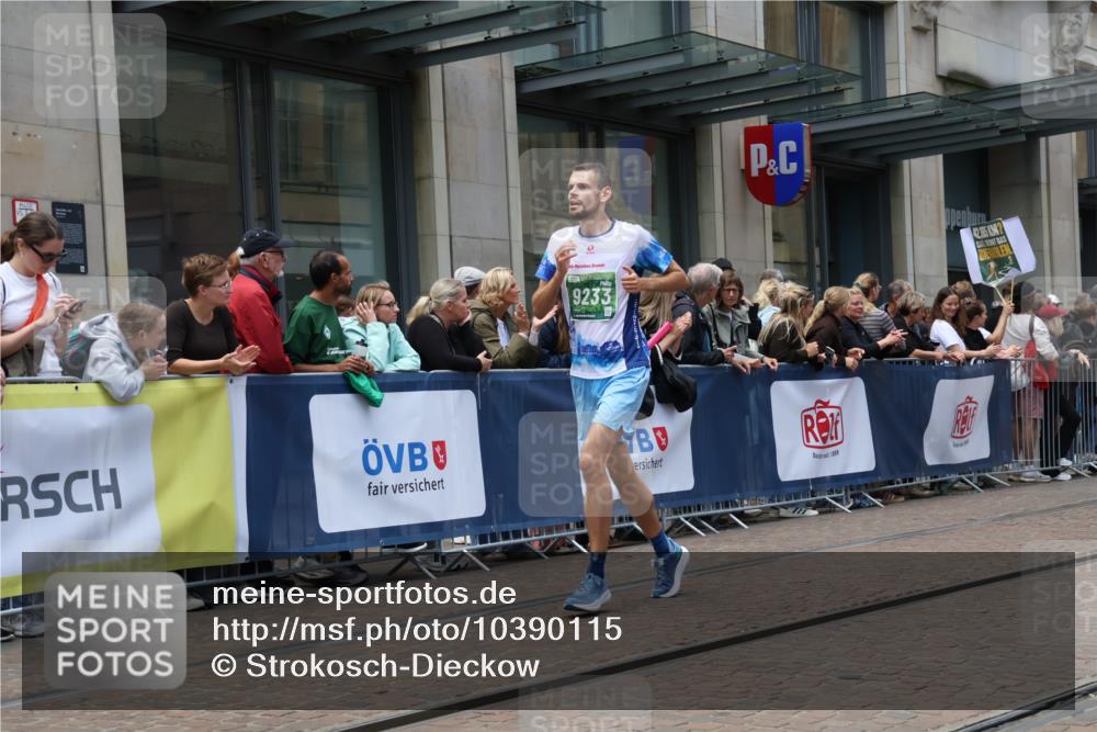 13.09.2026 - 21. swb-Marathon Bremen Strokosch-Dieckow http://msf.ph/oto/10390115 13.09.2026 13:01:42 Ziel 1667, 4696, 4739, 5601, 9233, 1614, 4118, 5369, 5996, 7950, 9137, 13063, 13168 meine-sportfotos.de