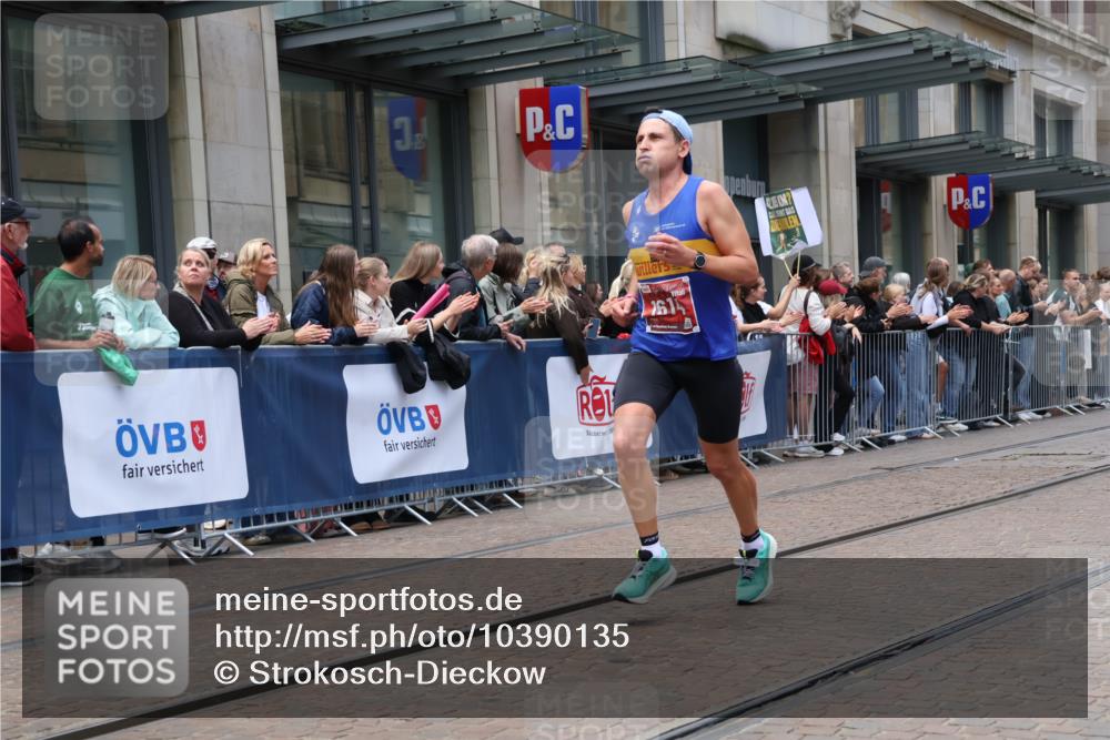 13.09.2026 - 21. swb-Marathon Bremen Strokosch-Dieckow http://msf.ph/oto/10390135 13.09.2026 13:01:59 Ziel 1667, 9583, 1614, 4696, 4739, 5601, 7950, 9137, 9233, 13168 meine-sportfotos.de