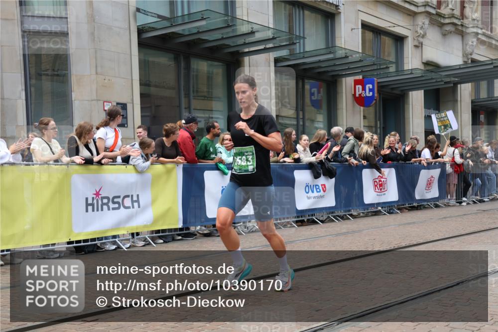 13.09.2026 - 21. swb-Marathon Bremen Strokosch-Dieckow http://msf.ph/oto/10390170 13.09.2026 13:02:03 Ziel 9583, 1614, 1667, 4696, 4739, 5601, 9233 meine-sportfotos.de