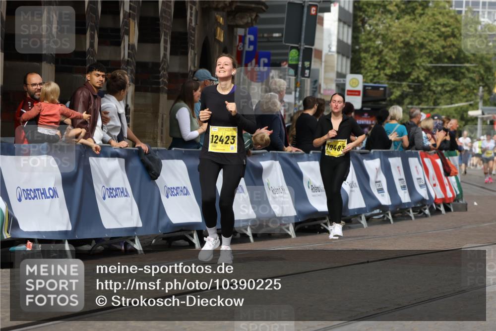 13.09.2026 - 21. swb-Marathon Bremen Strokosch-Dieckow http://msf.ph/oto/10390225 13.09.2026 11:12:51 Ziel 10213, 10354, 10406, 10743, 10874, 10875, 10909, 11090, 11716, 12234, 12327, 12497, 10804, 10893, 11357, 11606, 11627, 11671, 11832, 12050, 12060, 12393, 12418 meine-sportfotos.de