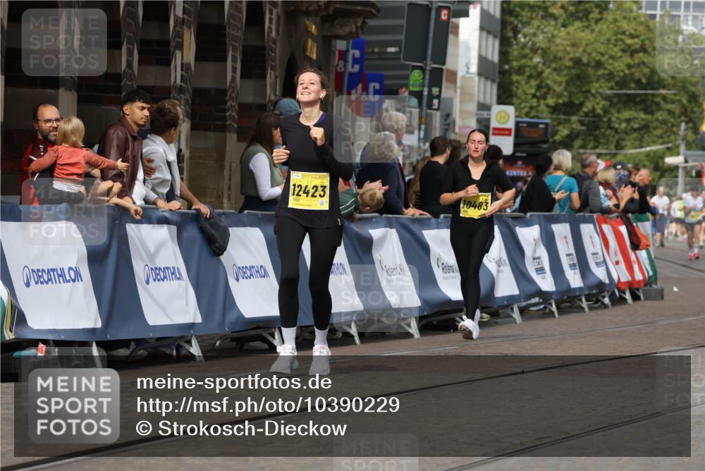13.09.2026 - 21. swb-Marathon Bremen Strokosch-Dieckow http://msf.ph/oto/10390229 13.09.2026 11:12:51 Ziel 10213, 10354, 10406, 10743, 10874, 10875, 10909, 11090, 11716, 12234, 12327, 12497, 10804, 10893, 11357, 11606, 11627, 11671, 11832, 12050, 12060, 12393, 12418 meine-sportfotos.de