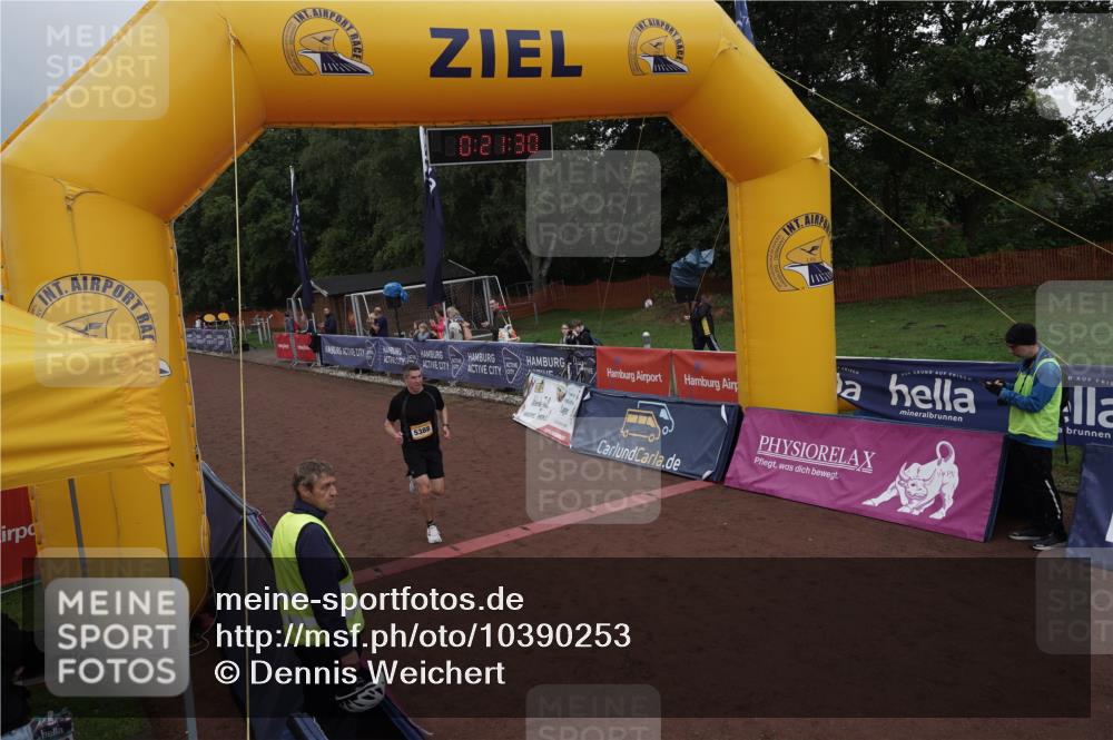 13.09.2026 - Airport Race Dennis Weichert http://msf.ph/oto/10390253 13.09.2026 10:22:03 Ziel 5309, 5368, 5388 meine-sportfotos.de