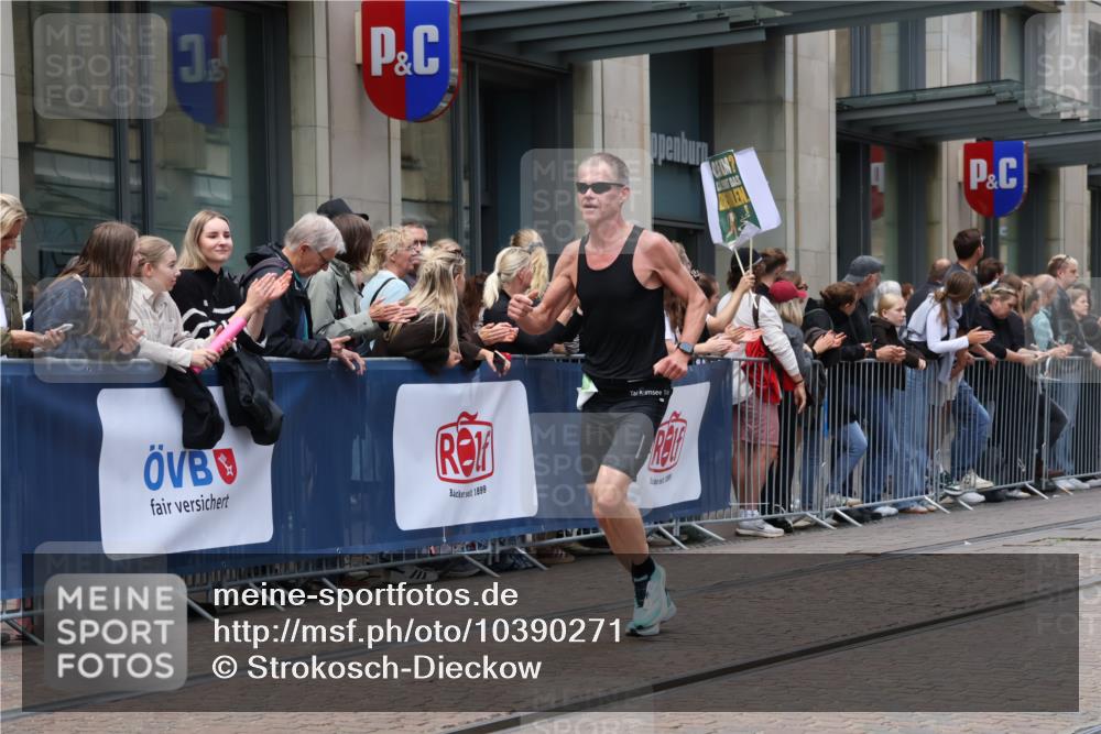 13.09.2026 - 21. swb-Marathon Bremen Strokosch-Dieckow http://msf.ph/oto/10390271 13.09.2026 13:02:35 Ziel 1381, 1795, 1850, 1862, 6918, 7265, 8319, 8325, 8331, 9200, 13237, 3609, 7841, 9583 meine-sportfotos.de