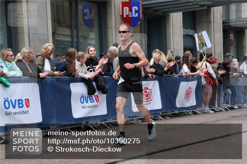 13.09.2026 - 21. swb-Marathon Bremen Strokosch-Dieckow http://msf.ph/oto/10390275 13.09.2026 13:02:36 Ziel 1381, 1795, 1850, 1862, 6918, 7265, 8319, 8325, 8331, 8756, 9200, 13237, 1795, 3609, 7841, 9583, 13237 meine-sportfotos.de