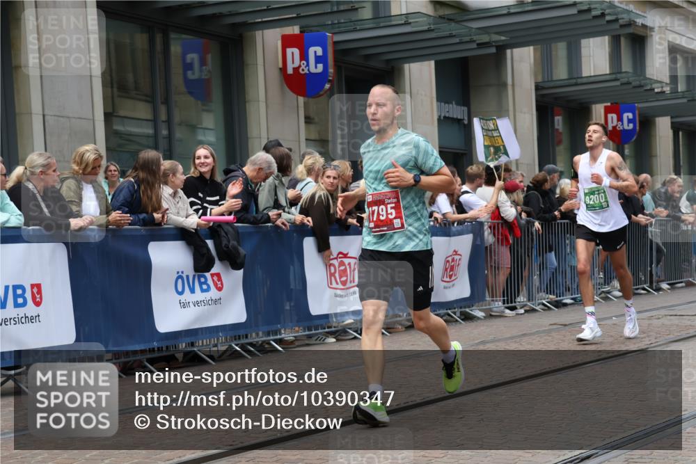 13.09.2026 - 21. swb-Marathon Bremen Strokosch-Dieckow http://msf.ph/oto/10390347 13.09.2026 13:02:49 Ziel 1862, 7206, 7265, 7478, 8028, 8319, 8325, 8331, 8756, 9200, 1381, 1795, 1850, 3609, 6918, 7265, 7841, 13237 meine-sportfotos.de