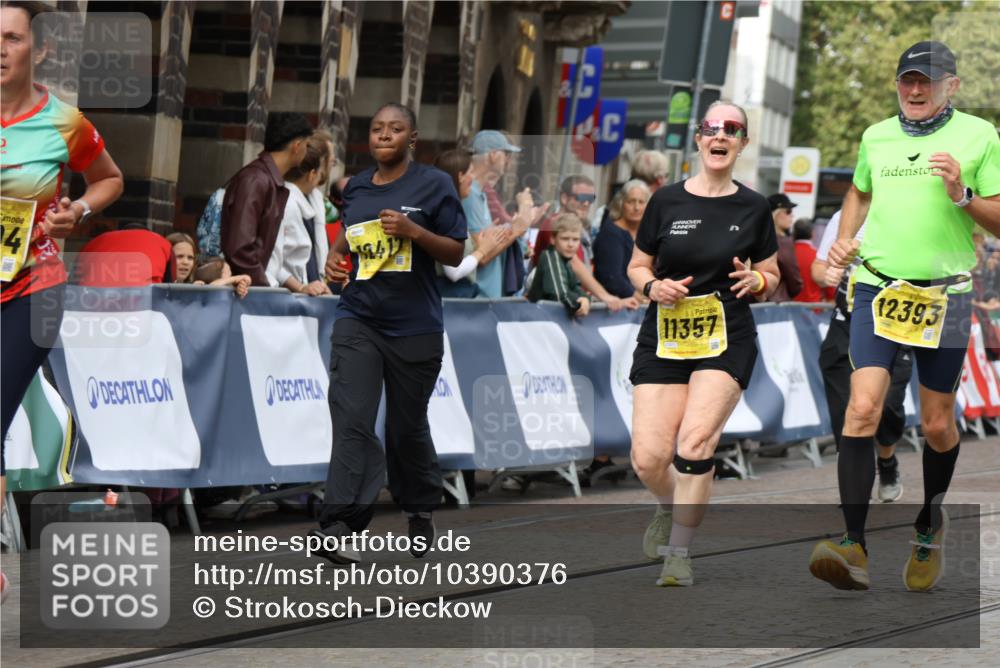 13.09.2026 - 21. swb-Marathon Bremen Strokosch-Dieckow http://msf.ph/oto/10390376 13.09.2026 11:13:12 Ziel 10483, 10893, 11606, 11627, 11657, 11671, 11832, 12050, 12060, 12423, 11670, 12460, 12521 meine-sportfotos.de