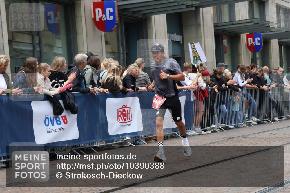 13.09.2026 - 21. swb-Marathon Bremen Strokosch-Dieckow http://msf.ph/oto/10390388 13.09.2026 13:02:54 Ziel 7206, 7478, 8028, 8756, 9200, 1381, 1795, 1850, 1862, 3609, 6918, 7265, 7841, 8319, 8325, 8331, 13237 meine-sportfotos.de