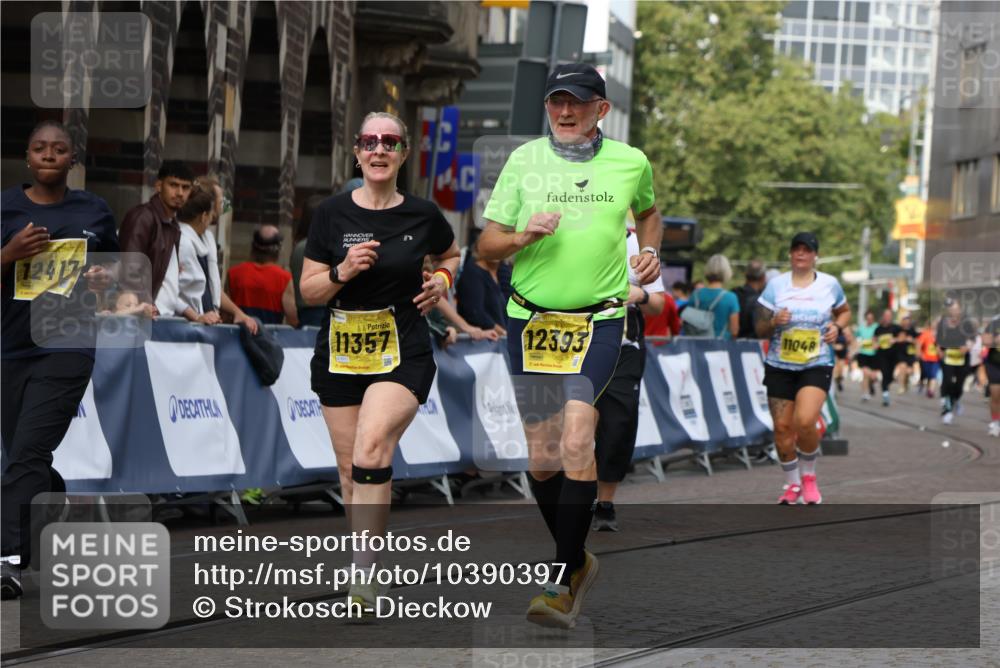 13.09.2026 - 21. swb-Marathon Bremen Strokosch-Dieckow http://msf.ph/oto/10390397 13.09.2026 11:13:13 Ziel 10483, 10893, 11606, 11627, 11671, 11832, 12050, 12060, 12423, 11392, 11670, 12460, 12521 meine-sportfotos.de