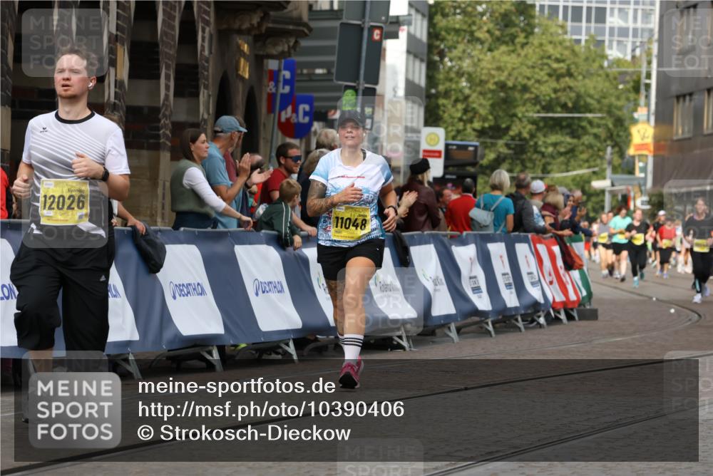 13.09.2026 - 21. swb-Marathon Bremen Strokosch-Dieckow http://msf.ph/oto/10390406 13.09.2026 11:13:16 Ziel 10483, 10804, 10893, 11357, 11606, 11627, 11671, 11832, 12050, 12060, 12393, 12418, 12423, 10484, 10545, 10883, 11392, 11670, 12460, 12521 meine-sportfotos.de