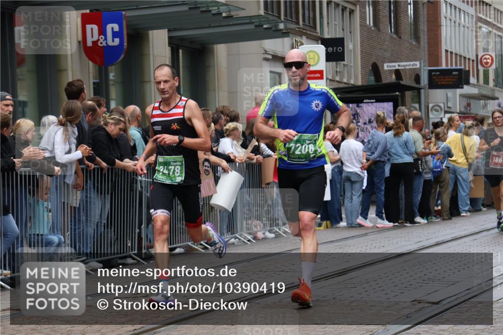 13.09.2026 - 21. swb-Marathon Bremen Strokosch-Dieckow http://msf.ph/oto/10390419 13.09.2026 13:03:02 Ziel 1372, 1950, 7206, 7478, 7715, 8028, 1381, 1850, 1862, 6918, 7265, 8319, 8325, 8331, 8756, 9200 meine-sportfotos.de