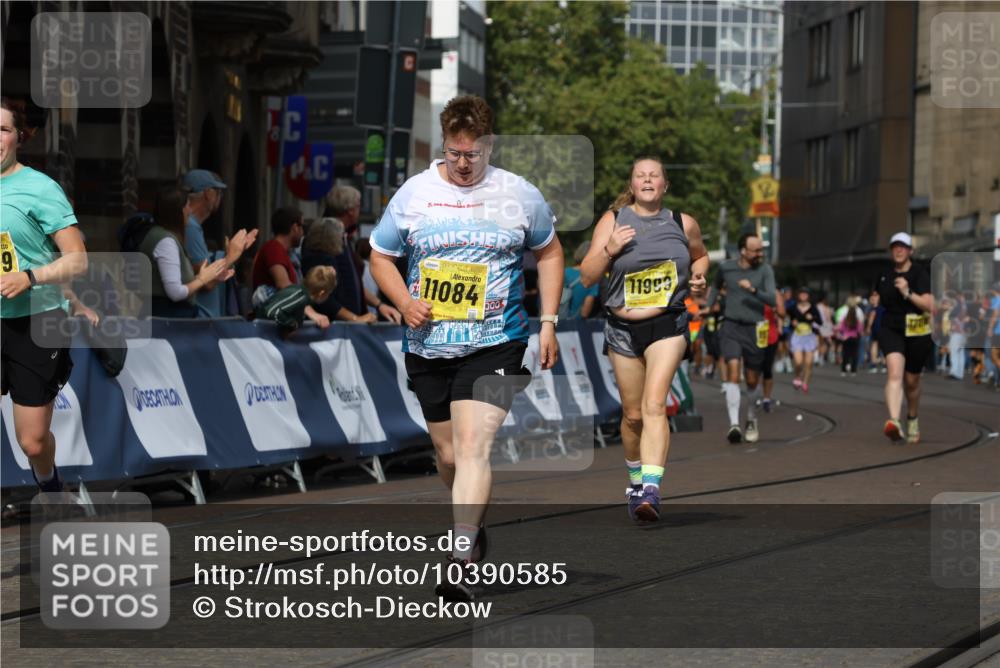 13.09.2026 - 21. swb-Marathon Bremen Strokosch-Dieckow http://msf.ph/oto/10390585 13.09.2026 11:13:44 Ziel 10484, 10545, 10883, 11392, 11670, 11954, 12280, 12460, 12521, 10330, 10491, 10799, 10880, 11078 meine-sportfotos.de