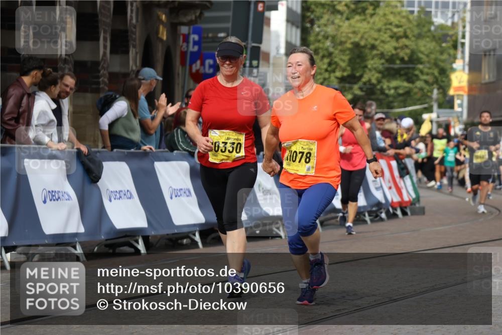 13.09.2026 - 21. swb-Marathon Bremen Strokosch-Dieckow http://msf.ph/oto/10390656 13.09.2026 11:13:55 Ziel 10484, 10545, 10766, 10883, 10889, 11084, 11392, 11670, 11954, 11999, 12010, 12280, 12460, 12521, 10491, 10799, 10880, 11027, 11902 meine-sportfotos.de