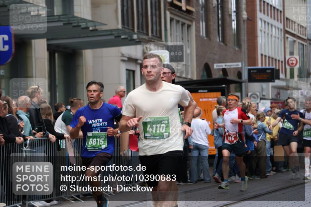 13.09.2026 - 21. swb-Marathon Bremen Strokosch-Dieckow http://msf.ph/oto/10390683 13.09.2026 13:03:57 Ziel 650, 2094, 3284, 3424, 4110, 4239, 6815, 7871, 9544, 9813, 895, 1090, 1587, 2889, 3500, 4236, 5024, 5143, 5719, 6973, 8096, 9061, 9129, 9642 meine-sportfotos.de