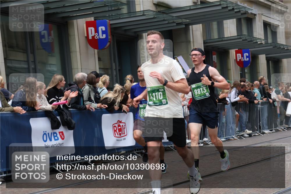 13.09.2026 - 21. swb-Marathon Bremen Strokosch-Dieckow http://msf.ph/oto/10390698 13.09.2026 13:03:59 Ziel 650, 1860, 3284, 3424, 4110, 4239, 6815, 7871, 9544, 9813, 895, 1090, 1587, 2094, 2889, 3500, 4236, 5143, 6973, 8096, 9061, 9129, 9642 meine-sportfotos.de