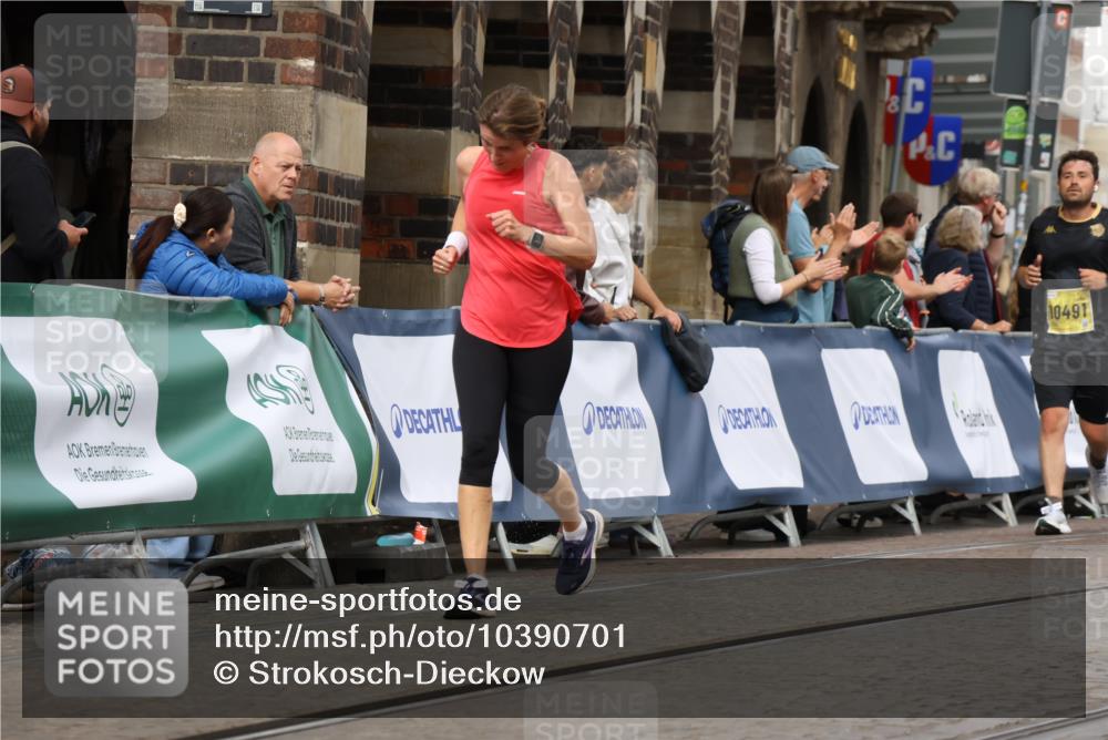 13.09.2026 - 21. swb-Marathon Bremen Strokosch-Dieckow http://msf.ph/oto/10390701 13.09.2026 11:14:02 Ziel 10330, 10545, 10766, 10889, 11078, 11084, 11954, 11999, 12010, 12280, 10402, 10586, 10854, 11027, 11233, 11535, 11864, 11902 meine-sportfotos.de