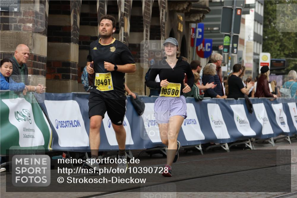 13.09.2026 - 21. swb-Marathon Bremen Strokosch-Dieckow http://msf.ph/oto/10390728 13.09.2026 11:14:06 Ziel 10330, 10766, 10889, 11078, 11084, 11999, 12010, 10395, 10396, 10402, 10586, 10784, 10854, 11233, 11535, 11703, 11864, 12100 meine-sportfotos.de