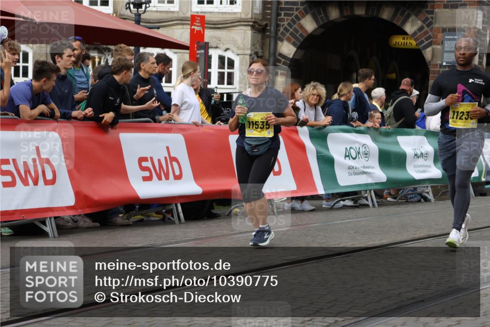 13.09.2026 - 21. swb-Marathon Bremen Strokosch-Dieckow http://msf.ph/oto/10390775 13.09.2026 11:14:20 Ziel 10491, 10799, 10880, 11027, 11902, 10303, 10722, 10784, 11041, 11140, 11173, 11363, 11703, 12100, 12112, 12431 meine-sportfotos.de