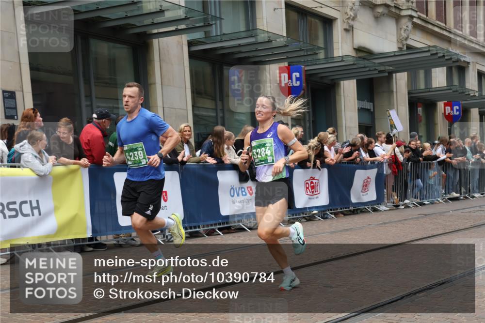 13.09.2026 - 21. swb-Marathon Bremen Strokosch-Dieckow http://msf.ph/oto/10390784 13.09.2026 13:04:09 Ziel 650, 744, 1223, 1224, 1860, 2207, 2956, 3284, 3424, 4239, 7871, 8936, 9813, 13034, 895, 2094, 2889, 3500, 4110, 4236, 6815, 8096, 9061, 9129, 9544, 9642, 9813 meine-sportfotos.de