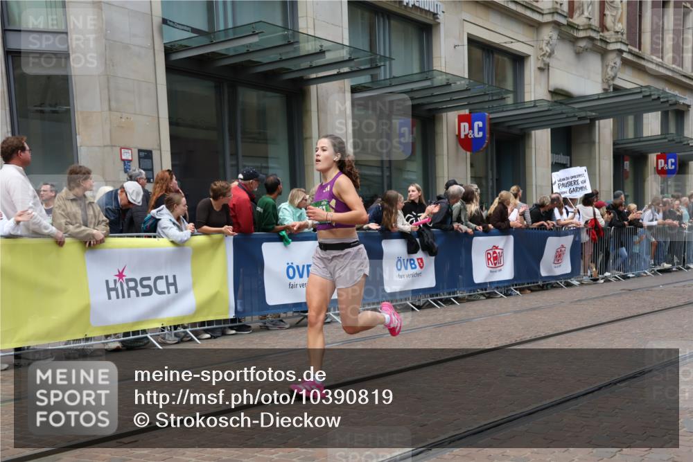 13.09.2026 - 21. swb-Marathon Bremen Strokosch-Dieckow http://msf.ph/oto/10390819 13.09.2026 13:04:13 Ziel 650, 744, 1223, 1224, 1860, 2207, 2956, 3284, 4239, 5283, 7871, 8701, 8936, 9070, 13034, 895, 2094, 2889, 3424, 3500, 4110, 4236, 6815, 9061, 9129, 9544, 9642, 9813 meine-sportfotos.de