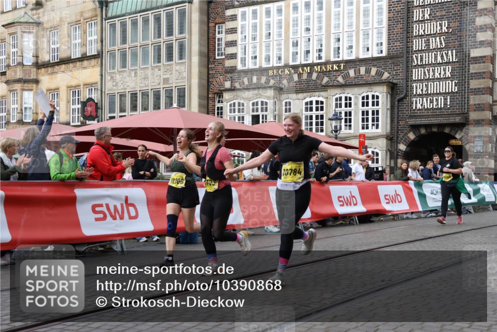 13.09.2026 - 21. swb-Marathon Bremen Strokosch-Dieckow http://msf.ph/oto/10390868 13.09.2026 11:14:34 Ziel 10395, 10396, 10402, 10586, 10784, 10854, 11027, 11233, 11535, 11703, 11864, 11902, 12100, 10519, 10557, 10705, 10805, 11097, 11098, 11186, 11288, 11408, 11876, 12193 meine-sportfotos.de