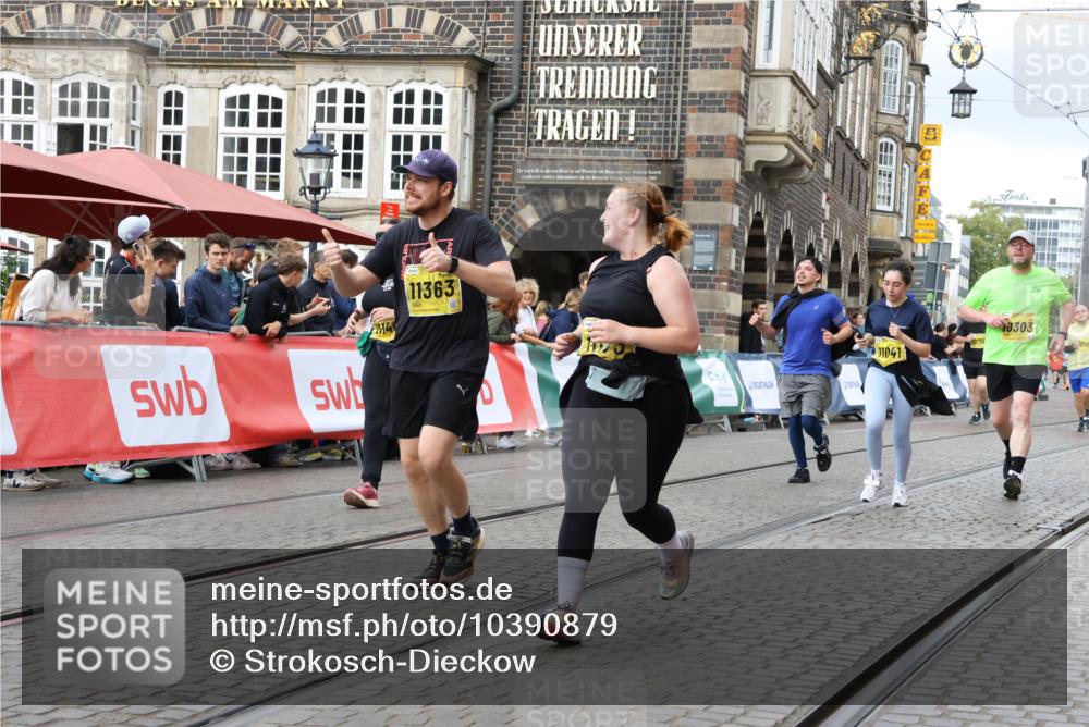 13.09.2026 - 21. swb-Marathon Bremen Strokosch-Dieckow http://msf.ph/oto/10390879 13.09.2026 11:14:35 Ziel 10395, 10396, 10402, 10586, 10784, 10854, 11173, 11233, 11363, 11535, 11703, 11864, 12100, 10519, 10557, 10705, 10805, 11097, 11098, 11186, 11288, 11408, 11876, 12191, 12193 meine-sportfotos.de