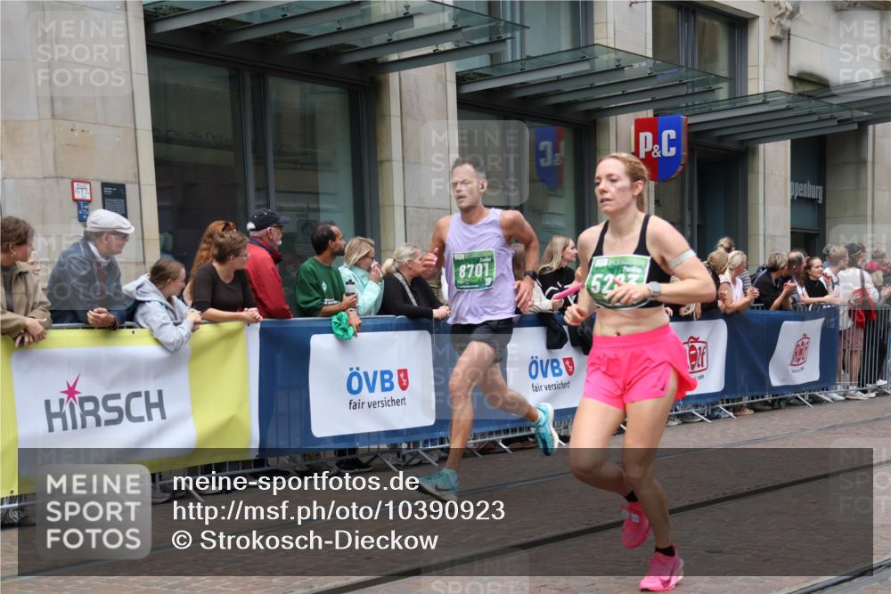 13.09.2026 - 21. swb-Marathon Bremen Strokosch-Dieckow http://msf.ph/oto/10390923 13.09.2026 13:04:30 Ziel 1712, 2646, 2956, 5283, 5674, 6708, 7538, 7814, 8054, 8701, 9070, 9306, 9495, 9689, 13187, 650, 744, 1223, 1224, 1860, 2207, 3284, 3424, 4110, 4239, 6815, 7871, 8936, 9813, 13034 meine-sportfotos.de