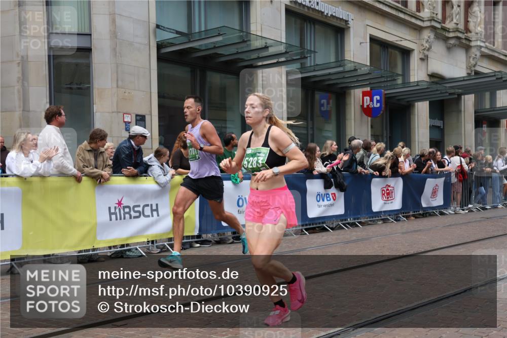 13.09.2026 - 21. swb-Marathon Bremen Strokosch-Dieckow http://msf.ph/oto/10390925 13.09.2026 13:04:30 Ziel 1712, 2646, 2956, 5283, 5674, 6708, 7538, 7814, 8054, 8701, 9070, 9306, 9495, 9689, 13187, 650, 744, 1223, 1224, 1860, 2207, 3284, 3424, 4110, 4239, 6815, 7871, 8936, 9813, 13034 meine-sportfotos.de