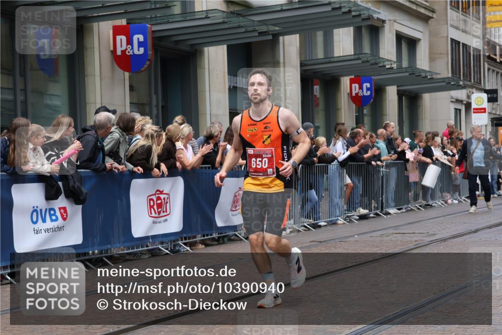 13.09.2026 - 21. swb-Marathon Bremen Strokosch-Dieckow http://msf.ph/oto/10390940 13.09.2026 13:04:32 Ziel 1712, 2646, 2956, 5283, 5674, 6708, 7538, 7814, 8054, 8701, 9070, 9306, 9495, 9689, 13187, 650, 744, 1223, 1224, 1860, 2207, 2956, 3284, 3424, 4110, 4239, 6815, 7871, 8936, 9813, 13034 meine-sportfotos.de