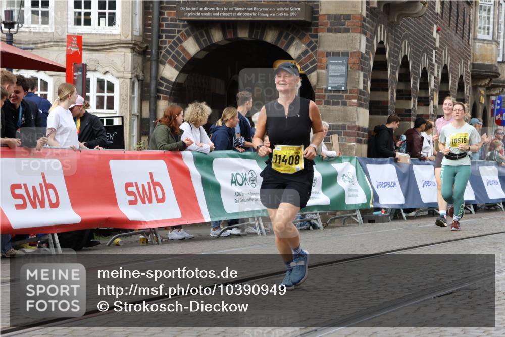 13.09.2026 - 21. swb-Marathon Bremen Strokosch-Dieckow http://msf.ph/oto/10390949 13.09.2026 11:14:47 Ziel 10303, 10395, 10396, 10586, 10722, 10784, 10854, 11041, 11140, 11173, 11363, 11703, 12100, 12112, 12431, 10271, 10557, 10605, 10752, 10776, 10805, 11085, 11288, 11645, 11673, 11876, 11974, 12191, 12193, 12333 meine-sportfotos.de