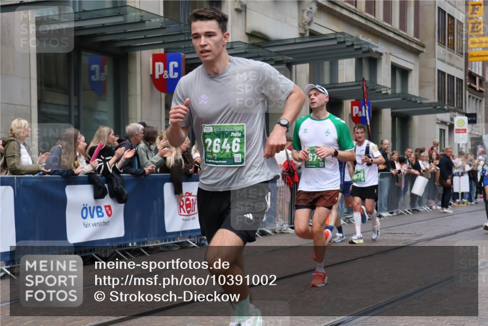 13.09.2026 - 21. swb-Marathon Bremen Strokosch-Dieckow http://msf.ph/oto/10391002 13.09.2026 13:04:39 Ziel 1336, 1712, 2297, 2646, 3196, 4729, 5674, 6708, 7538, 7814, 8054, 9306, 9495, 9689, 13187, 650, 744, 1223, 1224, 1860, 2207, 2956, 3284, 4239, 5283, 7871, 8701, 8936, 9070, 13034 meine-sportfotos.de