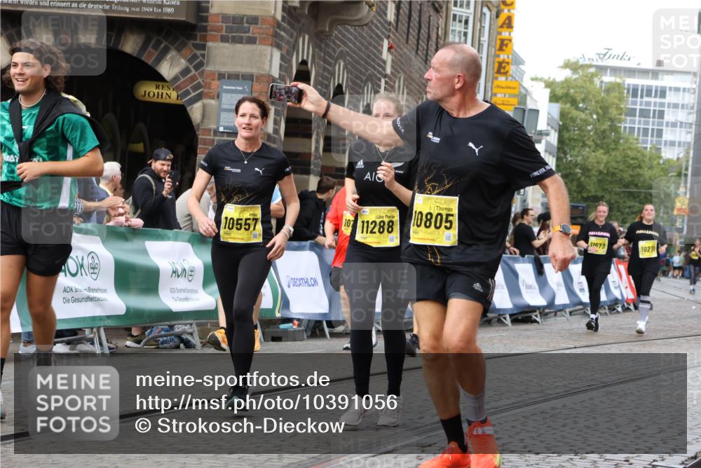 13.09.2026 - 21. swb-Marathon Bremen Strokosch-Dieckow http://msf.ph/oto/10391056 13.09.2026 11:14:58 Ziel 10519, 10705, 10722, 11097, 11098, 11186, 11408, 12112, 12431, 10325, 11694, 11810, 11990, 12110, 12333 meine-sportfotos.de