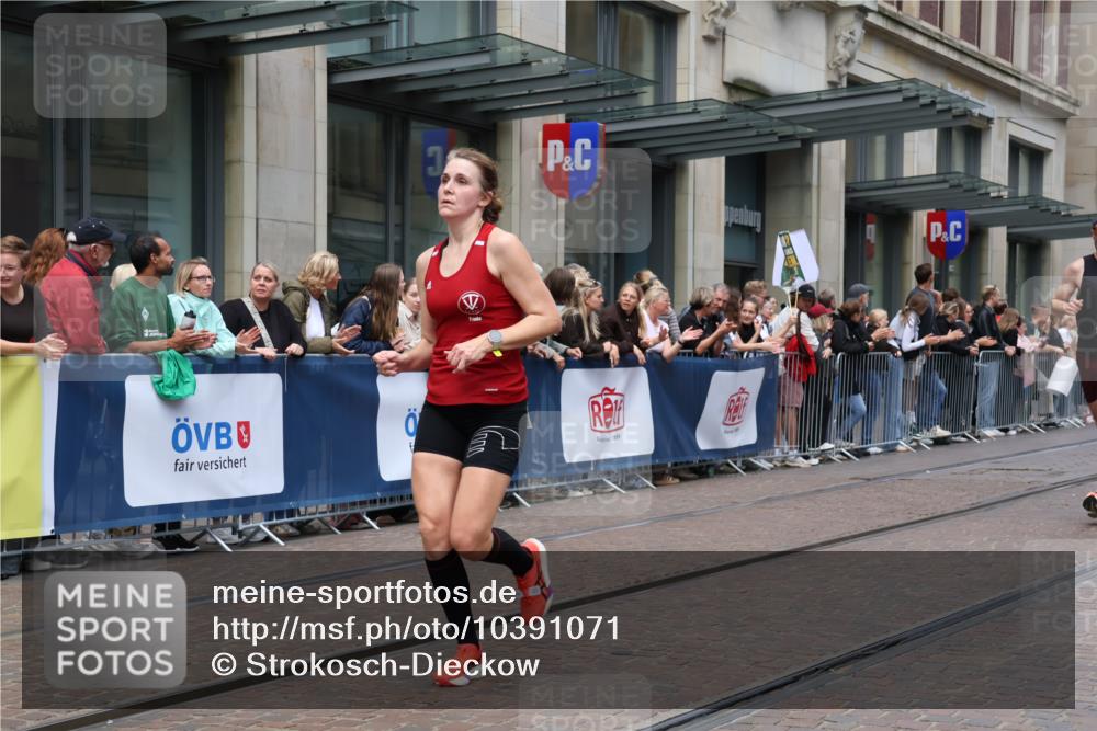 13.09.2026 - 21. swb-Marathon Bremen Strokosch-Dieckow http://msf.ph/oto/10391071 13.09.2026 13:04:50 Ziel 1336, 1822, 2297, 3196, 4025, 4729, 6708, 7102, 9273, 9495, 744, 1223, 1224, 1712, 2207, 2646, 2956, 5283, 5674, 7538, 7814, 8054, 8701, 8936, 9070, 9306, 9495, 9689, 13034, 13187 meine-sportfotos.de