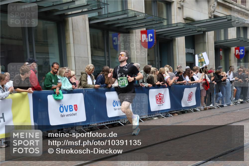 13.09.2026 - 21. swb-Marathon Bremen Strokosch-Dieckow http://msf.ph/oto/10391135 13.09.2026 13:05:04 Ziel 439, 1822, 2297, 3271, 3365, 4025, 5092, 5199, 5725, 6579, 7102, 7141, 9273, 1336, 1712, 2297, 2646, 3196, 4729, 5674, 6708, 7538, 7814, 8054, 9306, 9495, 9689, 13187 meine-sportfotos.de