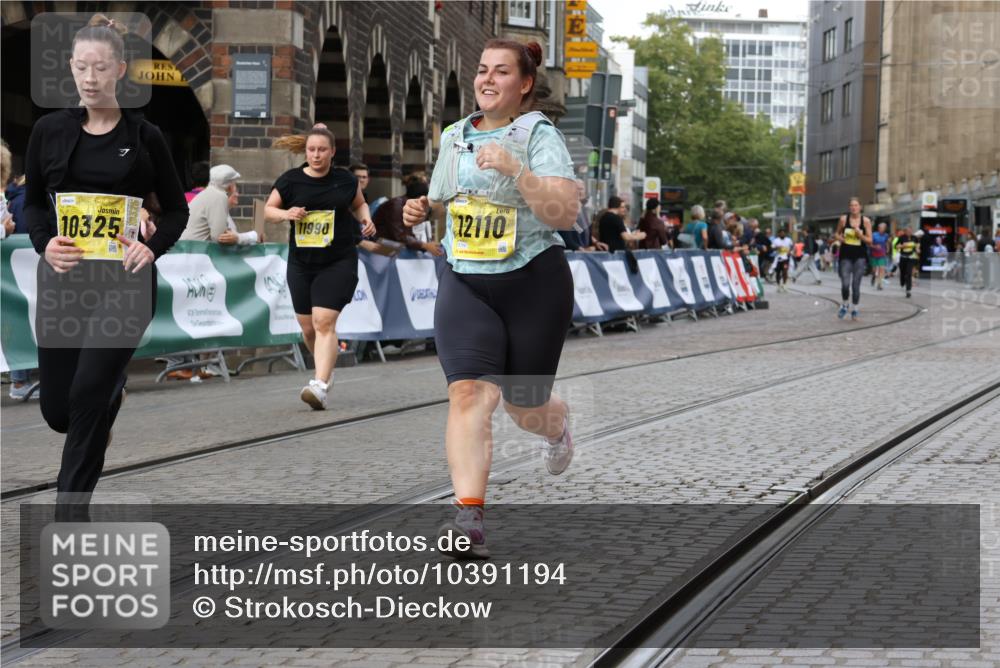 13.09.2026 - 21. swb-Marathon Bremen Strokosch-Dieckow http://msf.ph/oto/10391194 13.09.2026 11:15:14 Ziel 10271, 10325, 10557, 10605, 10752, 10776, 10805, 11085, 11097, 11098, 11288, 11645, 11673, 11810, 11876, 11974, 12110, 12191, 12193, 12333, 10606, 11424 meine-sportfotos.de