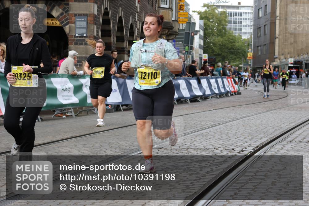 13.09.2026 - 21. swb-Marathon Bremen Strokosch-Dieckow http://msf.ph/oto/10391198 13.09.2026 11:15:15 Ziel 10271, 10325, 10557, 10605, 10752, 10776, 10805, 11085, 11097, 11098, 11288, 11645, 11673, 11810, 11876, 11974, 12110, 12191, 12193, 12333, 10606, 11424 meine-sportfotos.de