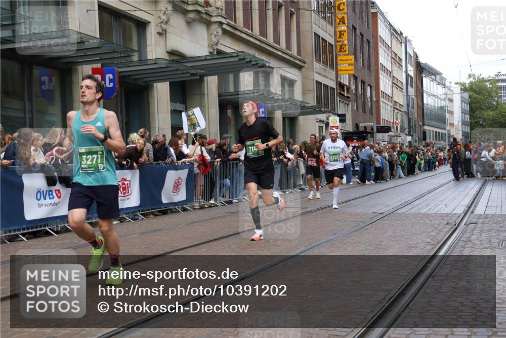 13.09.2026 - 21. swb-Marathon Bremen Strokosch-Dieckow http://msf.ph/oto/10391202 13.09.2026 13:05:14 Ziel 439, 1301, 1562, 1879, 3242, 3271, 3365, 5092, 5199, 5725, 6579, 7141, 1336, 1822, 2297, 3196, 4025, 4729, 6708, 7102, 9273, 9495 meine-sportfotos.de