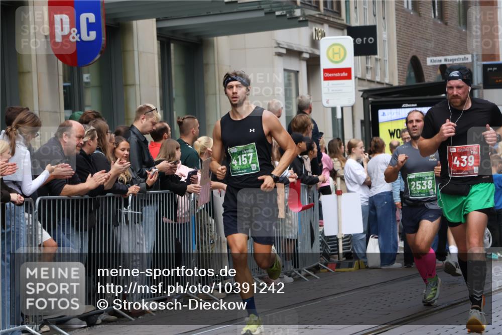 13.09.2026 - 21. swb-Marathon Bremen Strokosch-Dieckow http://msf.ph/oto/10391242 13.09.2026 13:05:28 Ziel 1017, 1301, 1562, 1745, 1879, 2538, 3242, 3520, 4157, 5199, 5725, 6025, 6058, 6579, 8706, 8877, 8973, 9010, 439, 1822, 2297, 3271, 3365, 4025, 5092, 5725, 7102, 7141, 9273 meine-sportfotos.de