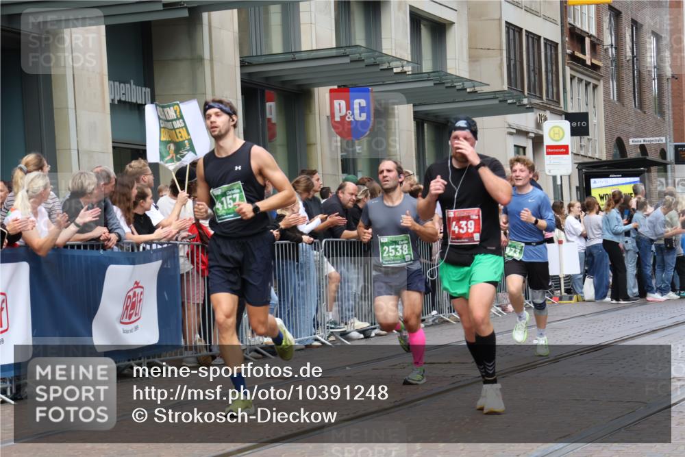 13.09.2026 - 21. swb-Marathon Bremen Strokosch-Dieckow http://msf.ph/oto/10391248 13.09.2026 13:05:30 Ziel 1017, 1301, 1562, 1745, 1879, 2538, 3242, 3520, 4157, 4712, 6025, 6058, 7399, 8334, 8706, 8877, 8973, 9010, 9918, 439, 1822, 3242, 3271, 3365, 4025, 5092, 5199, 5725, 6579, 7102, 7141, 9273 meine-sportfotos.de