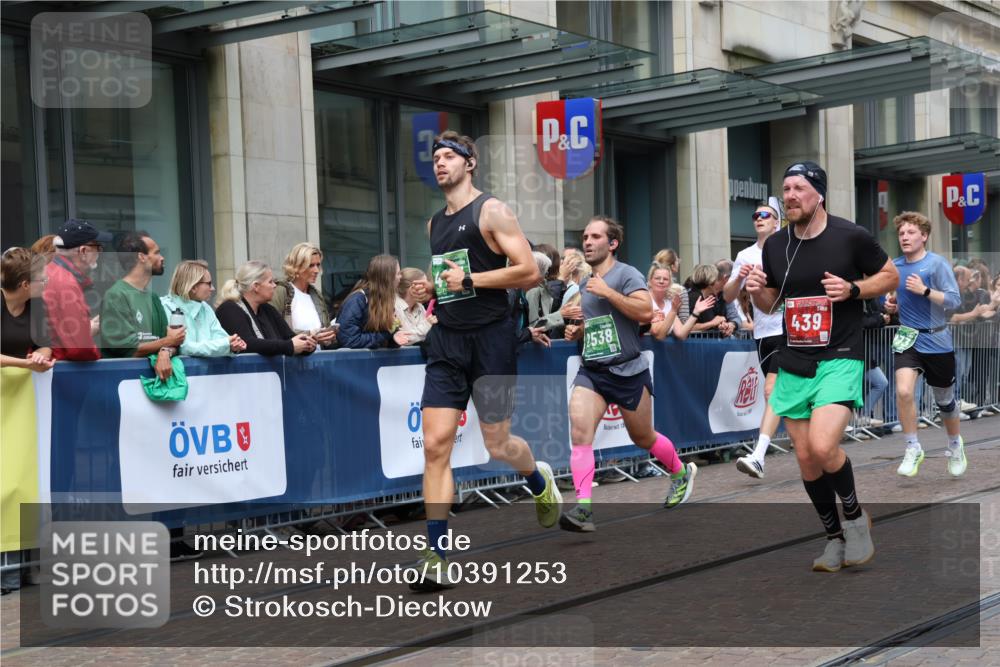 13.09.2026 - 21. swb-Marathon Bremen Strokosch-Dieckow http://msf.ph/oto/10391253 13.09.2026 13:05:31 Ziel 1017, 1301, 1562, 1745, 1879, 2538, 3520, 4157, 4712, 6025, 6058, 7399, 8334, 8706, 8877, 8973, 9010, 9918, 439, 3242, 3271, 3365, 4025, 5092, 5199, 5725, 6579, 7102, 7141, 9273 meine-sportfotos.de