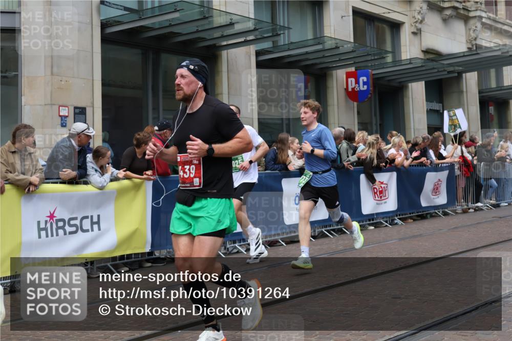 13.09.2026 - 21. swb-Marathon Bremen Strokosch-Dieckow http://msf.ph/oto/10391264 13.09.2026 13:05:32 Ziel 1017, 1301, 1562, 1745, 1879, 2538, 3520, 4157, 4712, 5803, 6025, 6058, 7399, 8334, 8706, 8877, 8973, 8983, 9010, 9918, 439, 3242, 3271, 3365, 4025, 5092, 5199, 5725, 6579, 7102, 7141, 9273 meine-sportfotos.de