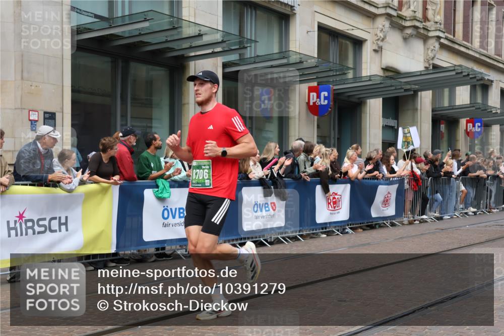 13.09.2026 - 21. swb-Marathon Bremen Strokosch-Dieckow http://msf.ph/oto/10391279 13.09.2026 13:05:36 Ziel 681, 1017, 1745, 1879, 2538, 3297, 3520, 4157, 4614, 4712, 5803, 6025, 6058, 7399, 8334, 8706, 8877, 8973, 8983, 9010, 9429, 9918, 439, 1301, 1562, 3242, 3271, 3365, 4025, 5092, 5199, 5725, 6579, 7141, 9273 meine-sportfotos.de
