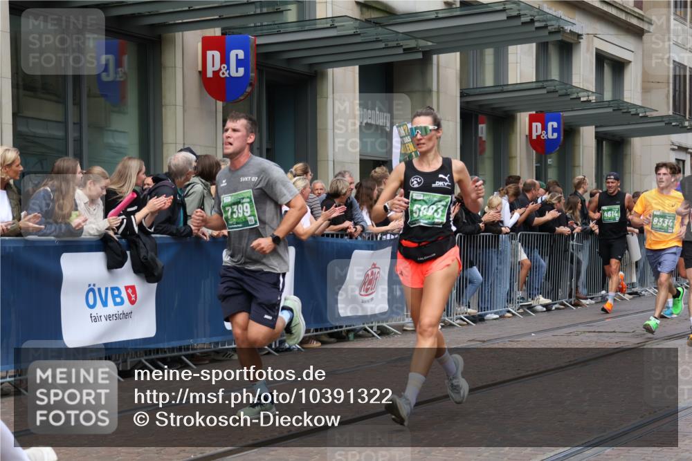 13.09.2026 - 21. swb-Marathon Bremen Strokosch-Dieckow http://msf.ph/oto/10391322 13.09.2026 13:05:47 Ziel 681, 1901, 3297, 3466, 4614, 4712, 5803, 6058, 6686, 7336, 7399, 8334, 8670, 8877, 8983, 9429, 9918, 1017, 1301, 1562, 1745, 1879, 2538, 3242, 3271, 3520, 4157, 5199, 5725, 6025, 6579, 7141, 8706, 8973, 9010 meine-sportfotos.de